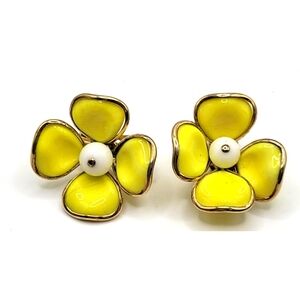 VTG "Crown" Trifari Earring | Yellow Milk Glass Flowers | SIGNED | HTF